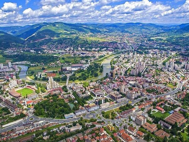 Samoubistvo u Zenici: Skočio sa četvrtog sprata zgrade