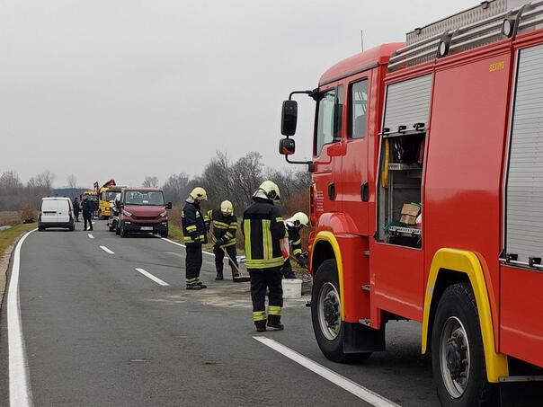 Još nije uspostavljen saobraćaj nakon teškog udesa u Brčkom