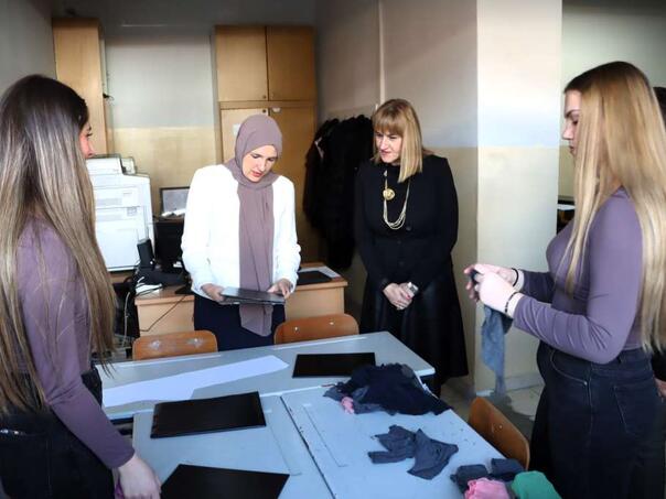 Hota-Muminović posjetila Srednju tehničku školu grafičkih tehnologija, dizajna i multimedije