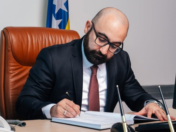 RS nije država, ali sve češće ni funkcionalan entitet