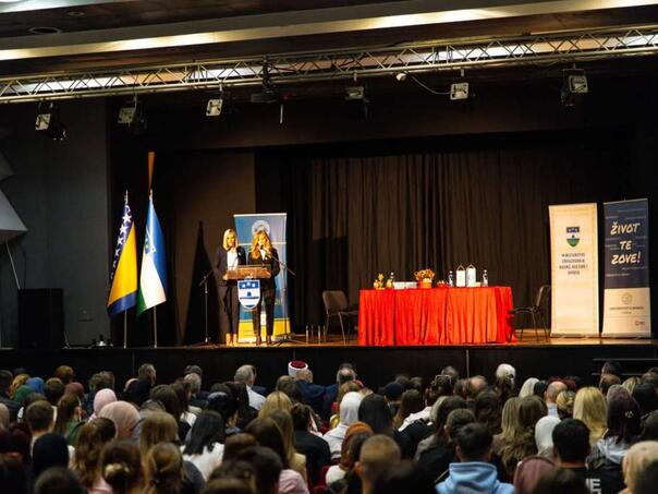 Bihać: Počela prva zvanična edukacija o genocidu u Srebrenici