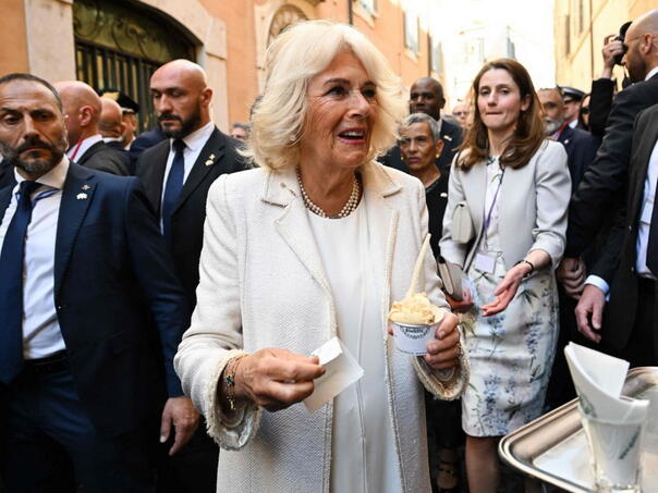 Camilla u Rimu uživala u sladoledu iz čašice