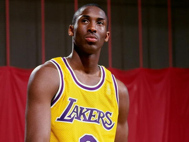 Dres Kobe Bryanta prodat za sedam miliona dolara