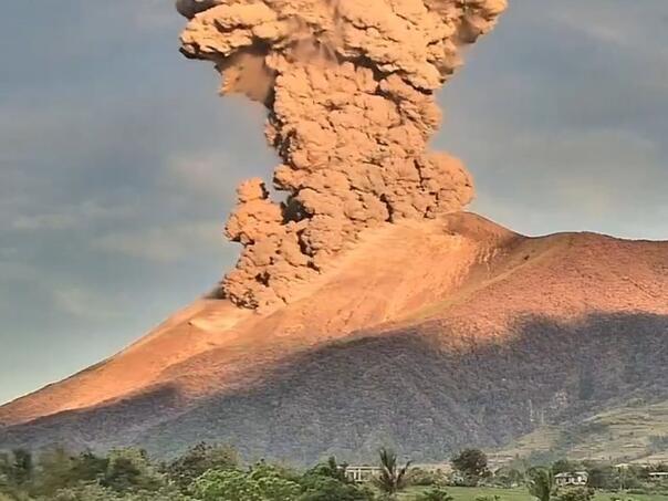 Filipini u strahu: Vulkan Kanlaon eruptirao, dim doseže 4.000 metara visine
