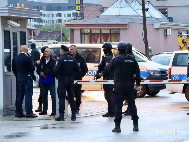 Inspektori SIPA-e se udaljili od zgrade u kojoj je Milorad Dodik