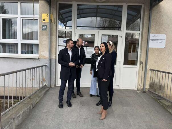 Ministar Delić posjetio Ustanovu ‘Pazarić’, uručeni ključevi dostavnog vozila