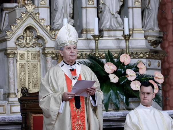 Nadbiskup Vukšić: Vjerujemo u uskrsnuće tijela i život vječni