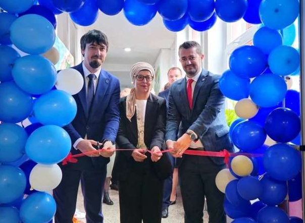 Nakon 18 godina osnovna škola u Velikoj Kladuši dobila fiskulturnu salu vrijednu 450.000 KM