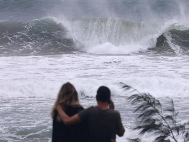Ogromni valovi u Australiji, utopilo se petero ljudi, dvoje nestalo