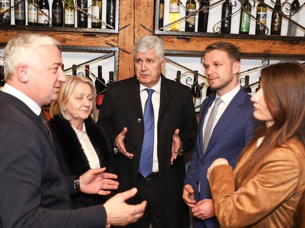 Opozicija iz RS: Trojku i HDZ ćemo čekati do kraja aprila