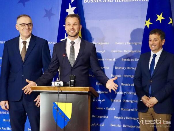 Osmijesi na licima opozicije RS: Apsolutna podrška Vukanoviću