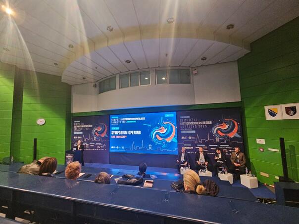 StruÄnjaci iz Evrope na KCUS-u: Simpozijum o savremenim metodama u gastroenterologiji