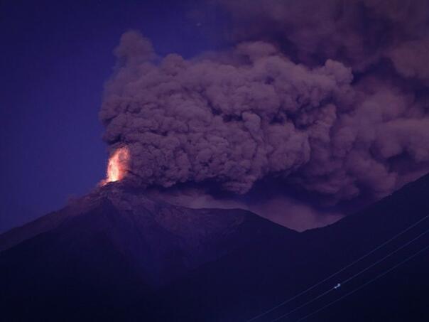 U Indoneziji eruptirala vulkanska planina Levotobi