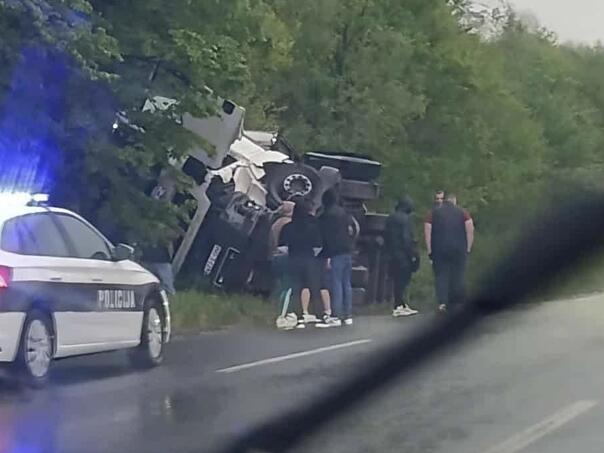 U TK čak 12 saobraćajnih nesreća u zadnja 24 sata