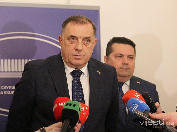Vijesti.ba na licu mjesta: Bjegunac Dodik predlaže referendum o ustavu RS 9. januara