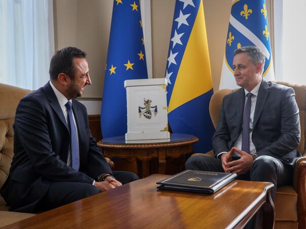 Bećirović upoznao Aksekija sa krizom u BiH i opasnim politikama iz RS-a