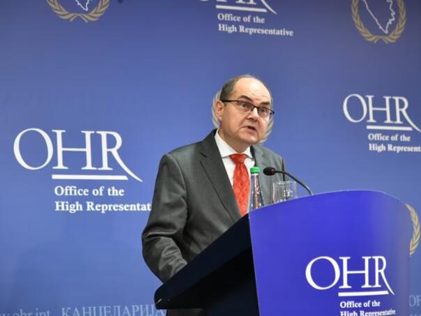 Obustavljene sve isplate Dodikovoj stranci prema nalogu Schmidta