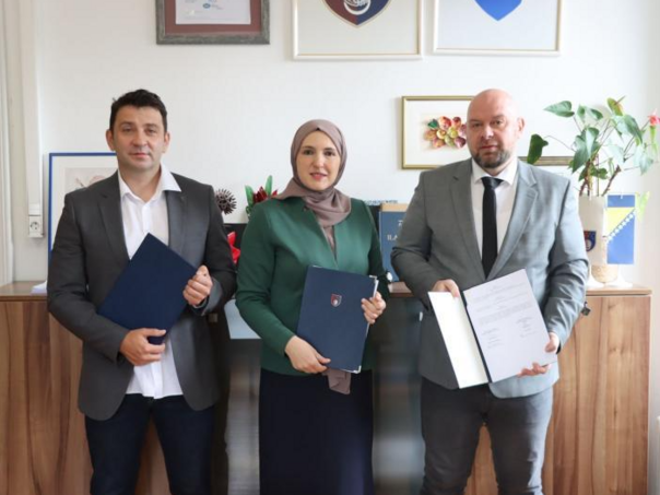 Potpisan Sporazum o pristupu EMIS modulu za zbrinjavanje i zapošljavanje radnika u školama KS