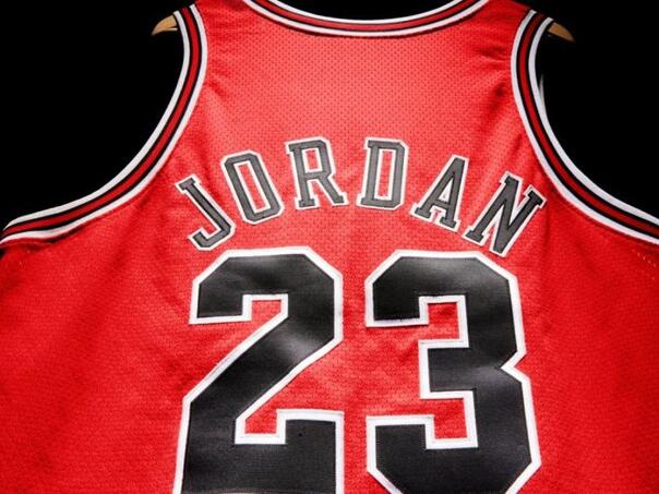 Prodat dres Michaela Jordana za 2,6 miliona dolara