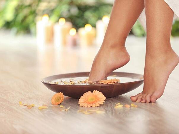 Riješite problem suhih i ispucalih stopala uz 3 sastojka iz kuhinje