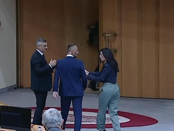 Babalj pozvao Kojića u hodnik, tuču spriječila Vulić