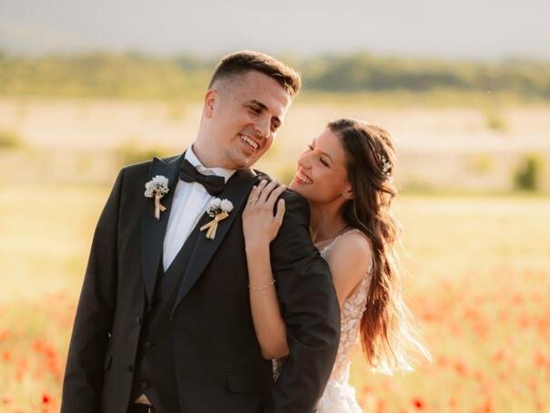 Dirljiva priča Ajle i Benjamina: Spojila ih borba sa rakom, a ljubav odvela pred oltar