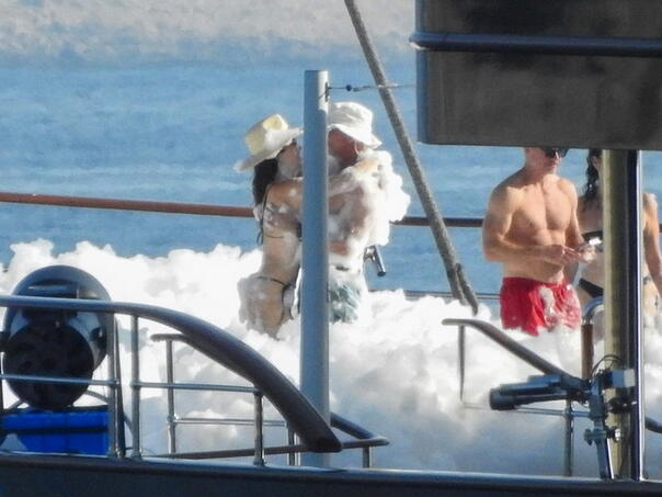 Ludnica na jahti prije vjenčanja Jeff Bezosa