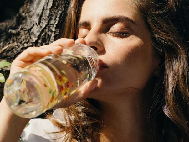 Staklene flaše sadrže više mikroplastike od plastičnih