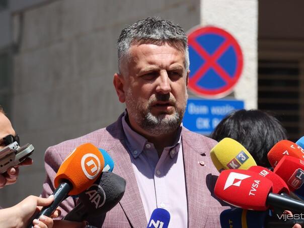 VukoviÄ: KriÅ¡to po nalogu SNSD-a i HDZ-a drži Srbe na dva ministarska mjesta