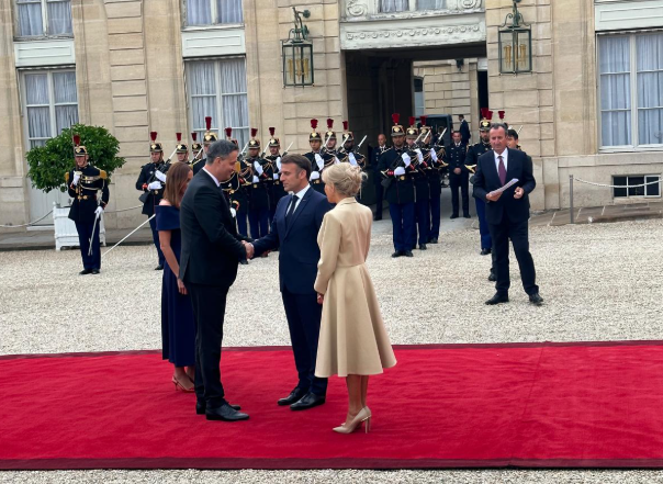 Bećirović u Parizu otvara Spomenik žrtvama genocida