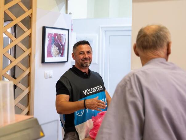 Adžem dijelio obroke socijalno ugroženim Sarajlijama