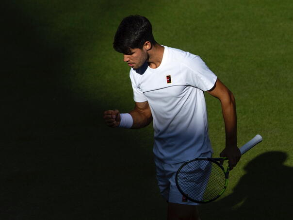 Alcaraz uz izgubljeni set prošao u osminu finala