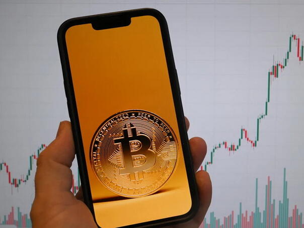 Bitcoin nastavlja da obara rekorde, premašio 118.000 dolara