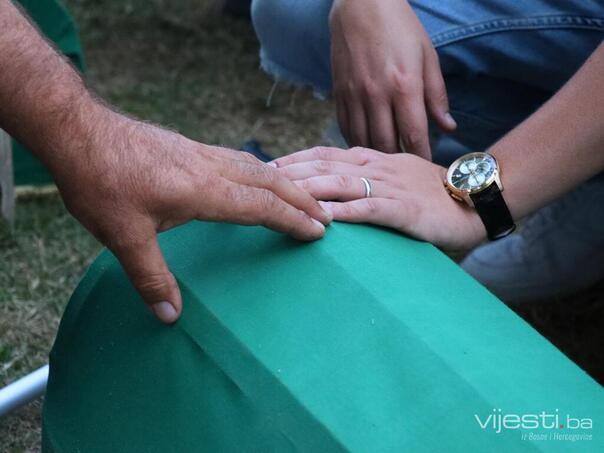 Danas u Potočarima dženaza i ukop posmrtnih ostataka sedam žrtava genocida u Srebrenici