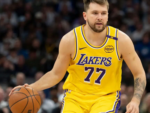 Dončiću novi bogati ugovor, Lakersi mu okupljaju tim