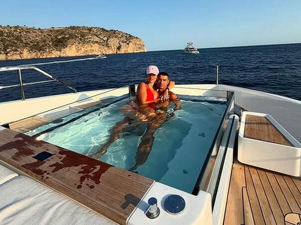 Georgina uživa na odmoru s Ronaldom, pokazala dio unutrašnjosti jahte kojom plove