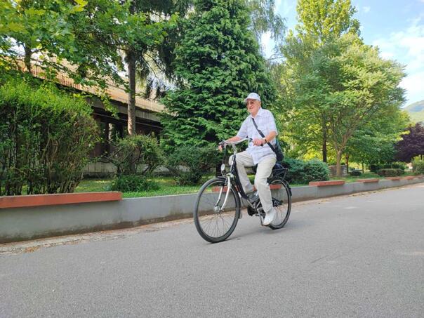 Goraždanin Bećir Alikadić i u 93. godini svakodnevno vozi bicikl