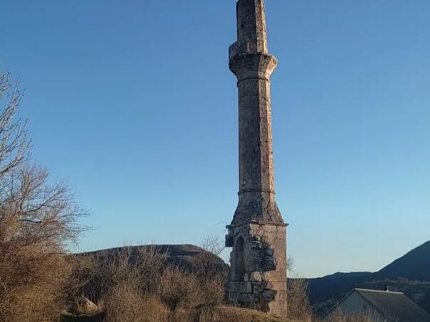 Jeste li čuli za munaru kod Gacka koja tri ipo stoljeća prkosi vremenu