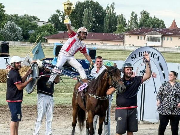 Jokićev konj pobijedio na slavnoj utrci, njegova reakcija je apsolutni hit