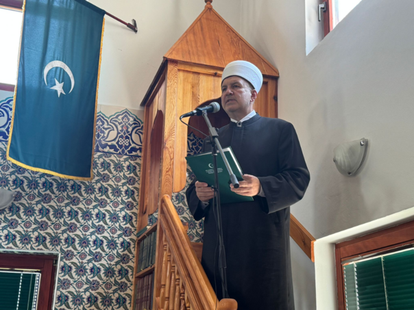Muftija sarajevski u Tihovićima: Zločini ne smiju biti sakriveni i neistraženi