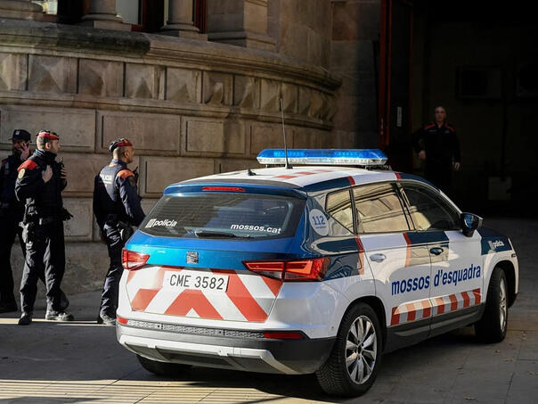 Naoružani muškarac upao u policijsku stanicu, ubijen je