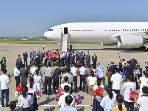 Prvi komercijalni avion koji spaja Pjongjang i Moskvu sletio u Rusiji