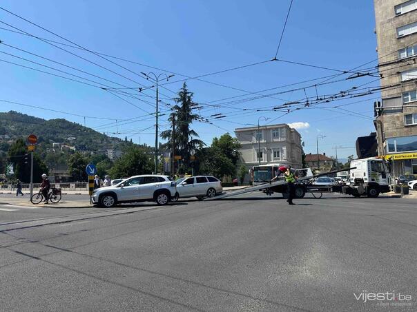 Foto: Nesreća na Skenderiji uzrokovala ogromne gužve