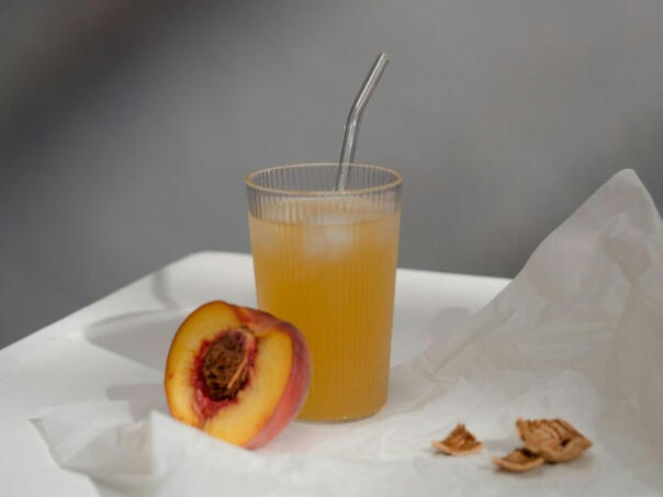 Sok od breskve hladi tijelo u sekundama