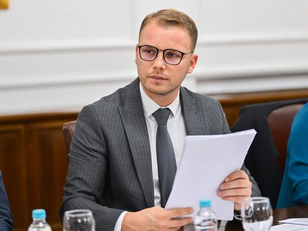 Stanivuković: U normalnoj državi kum je porodica, a u ovoj kum je država