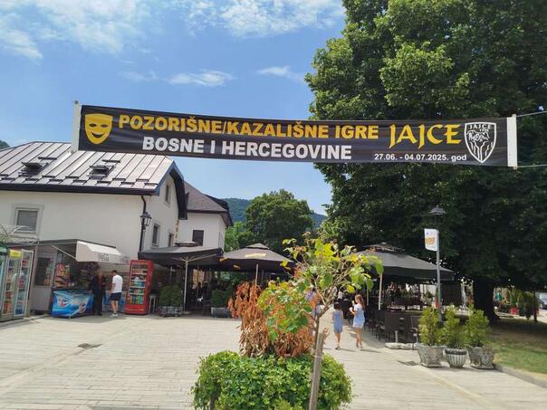 “Tango” Narodnog pozorišta Tuzla na sceni Doma kulture Jajce