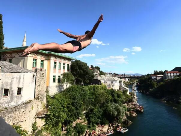U nedjelju tradicionalni 459. skokovi sa Starog mosta