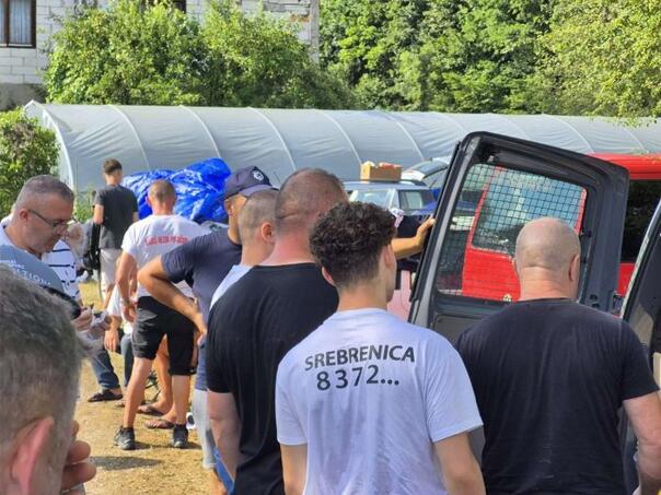 Vijesti.ba u Liplju: Kroz olujno nevrijeme učesnici Marša mira stigli u kamp