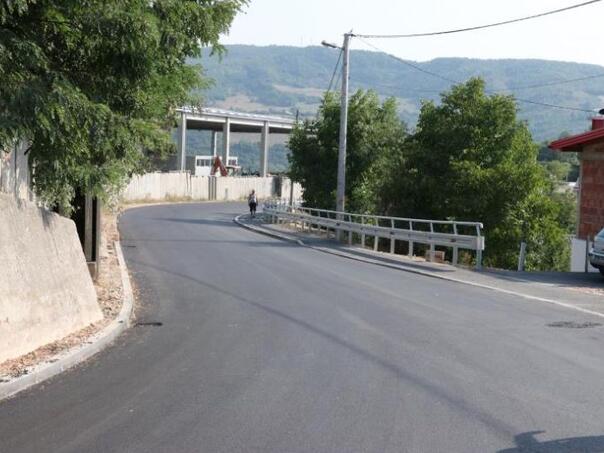 Sudar kamiona i automobila u Sarajevu, jedna osoba prebačena na KCUS