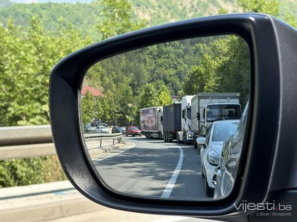 Kolone vozila kod Jablanice, gužve i na cesti preko sela Djevor